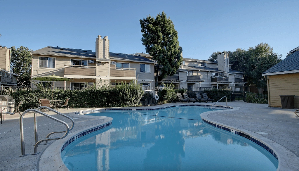 Emergency vs Routine Pool Repair: Know the Difference Emergency vs Routine Pool Repair: Know the Difference