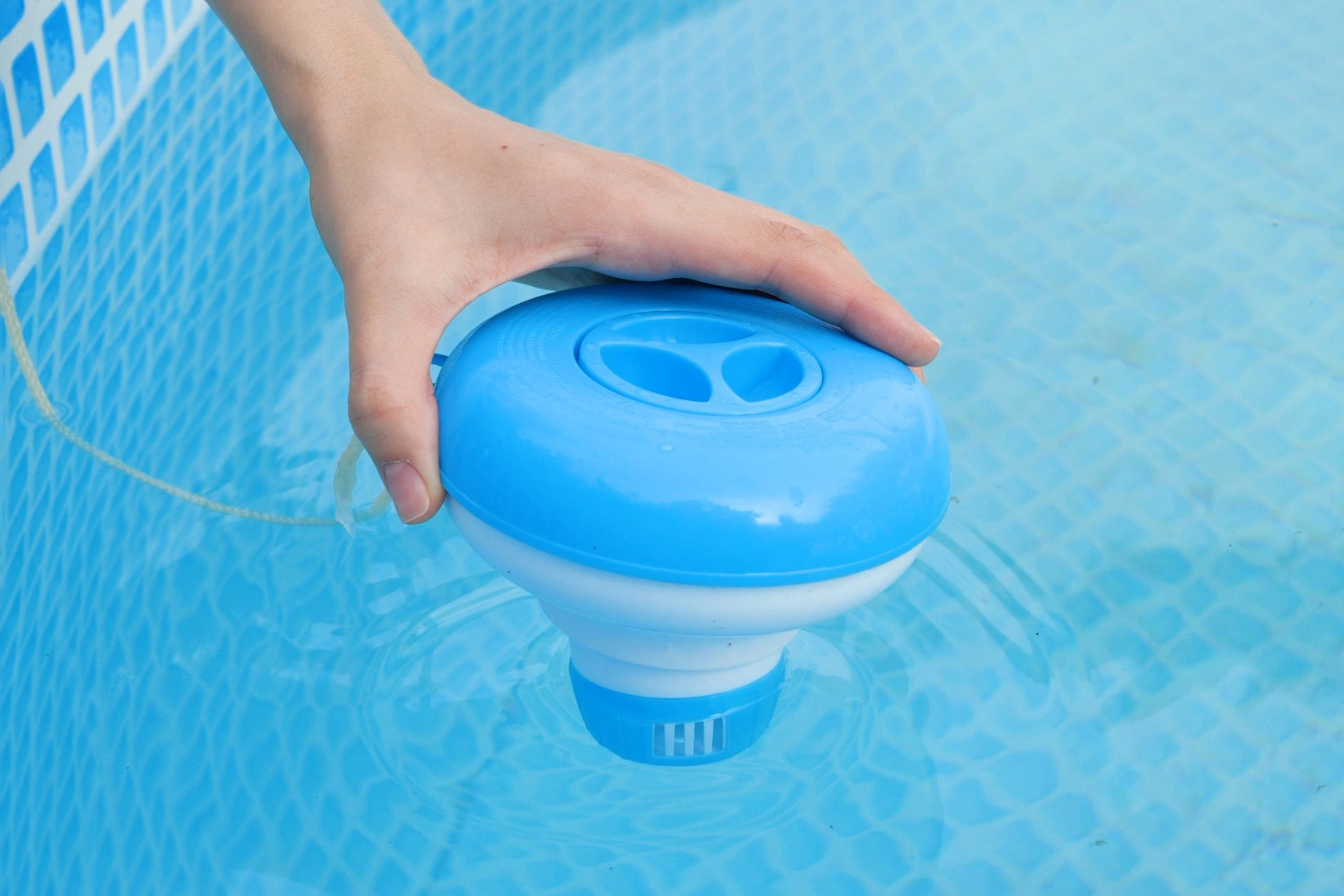 In-Line Vs Off-Line Chlorine Feeders For Today’s Pool Systems In-Line Vs Off-Line Chlorine Feeders For Today’s Pool Systems