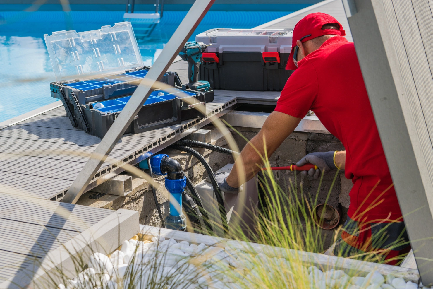 Pool Equipment Repair Versus Replacement for Aging Backyard Systems Pool Equipment Repair Versus Replacement for Aging Backyard Systems