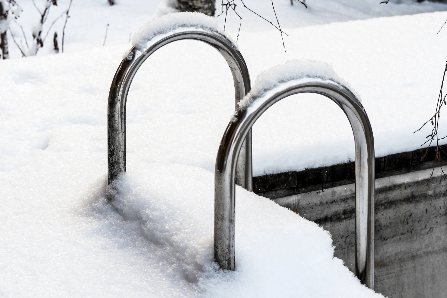 Unexpected Fall Freezes Can Damage an Unprepared Swimming Pool