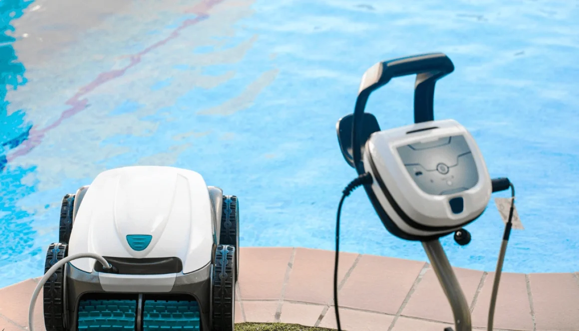 Floor Pool Cleaning Systems vs. Robots: Which Is Better for Your Pool?